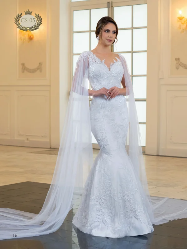 Vestido noiva um ombro sereia, detalhes que lembram flores e plumas