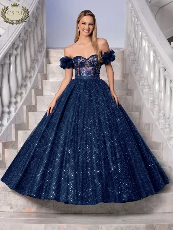 Vestido debutante dois em um corpete com transparência e saia bordada